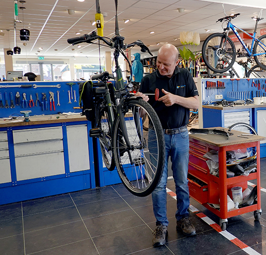 regeling Vernederen Communistisch Reparatie van je (elektrische) fiets - Jan Bouwes Fietsen